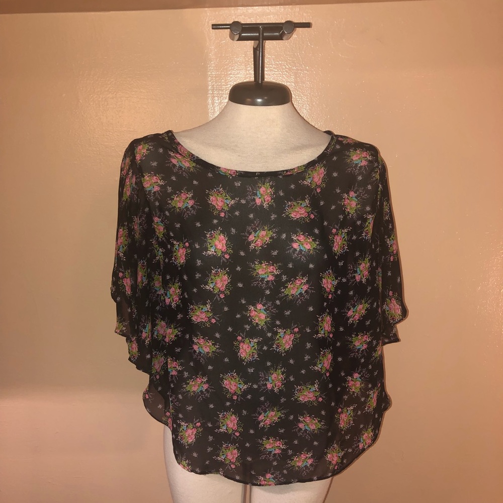 L/XL Sheer black floral top- flowing short sleeve